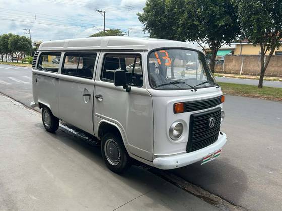 VOLKSWAGEN KOMBI 1.4 MI STD 8V FLEX 4P MANUAL